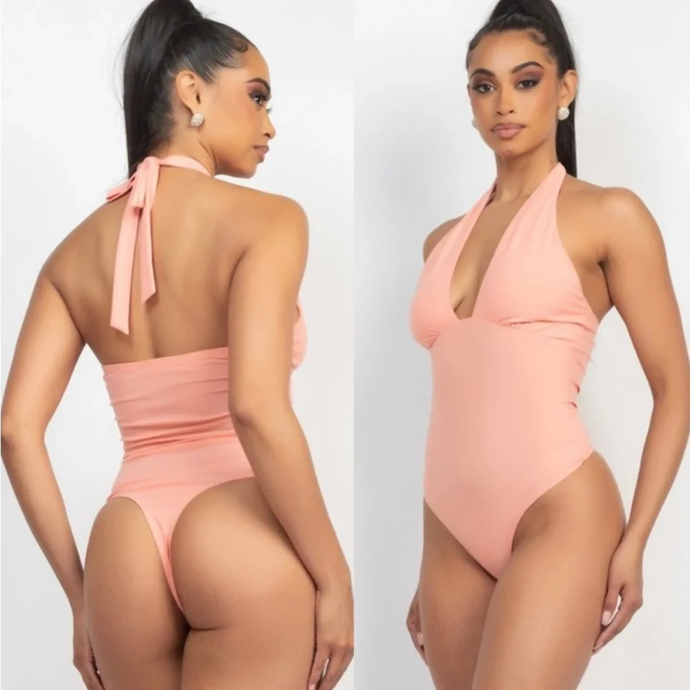 Halter v neckline bodysuit - Picture 2 of 7